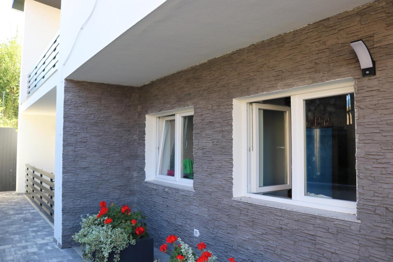 Guest House Neno Ogulin Εξωτερικό φωτογραφία