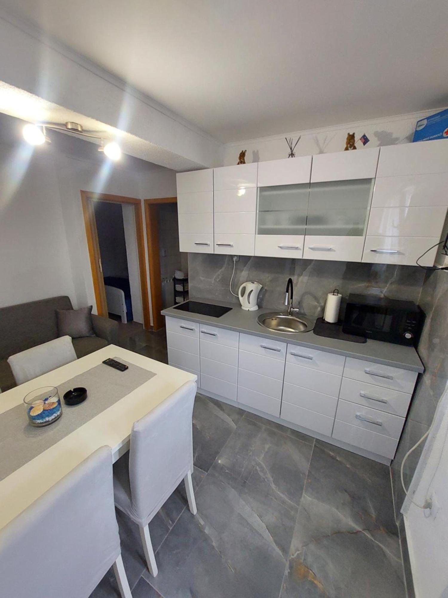 Guest House Neno Ogulin Εξωτερικό φωτογραφία